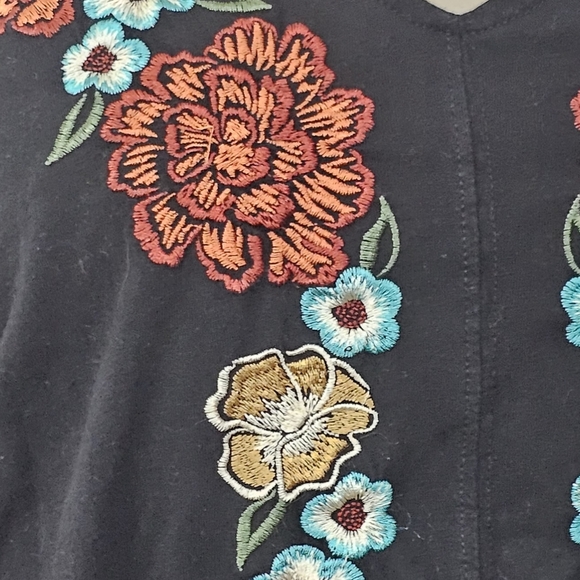 Rock & Roll Denim Chic Black Blouse with Bohemian Embroidered Floral Size M - Picture 2 of 15
